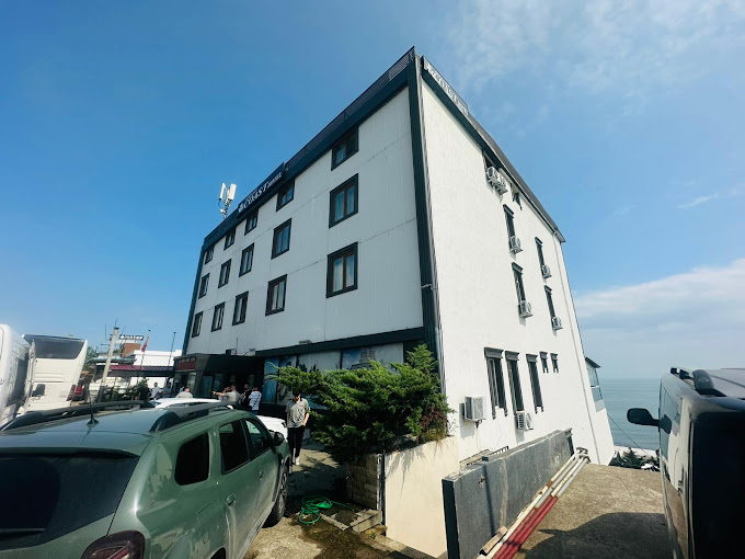 Airport Coast Hotel