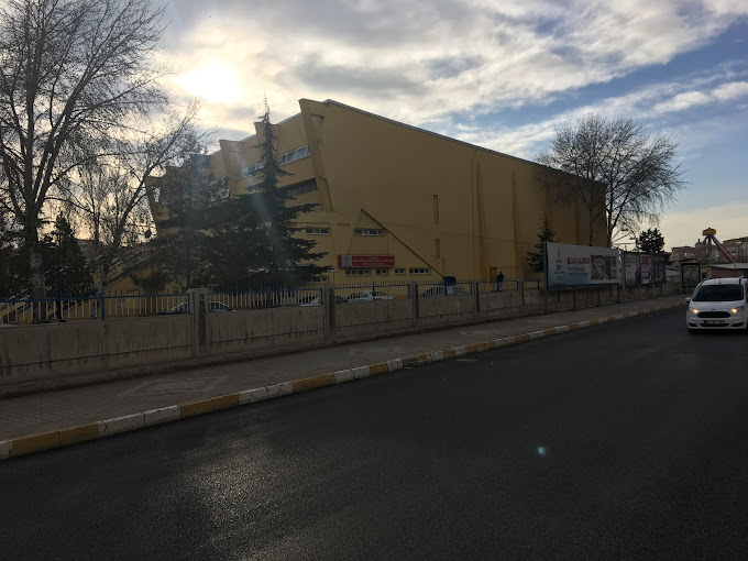 Aksaray Atatürk Kapalı Spor Salonu