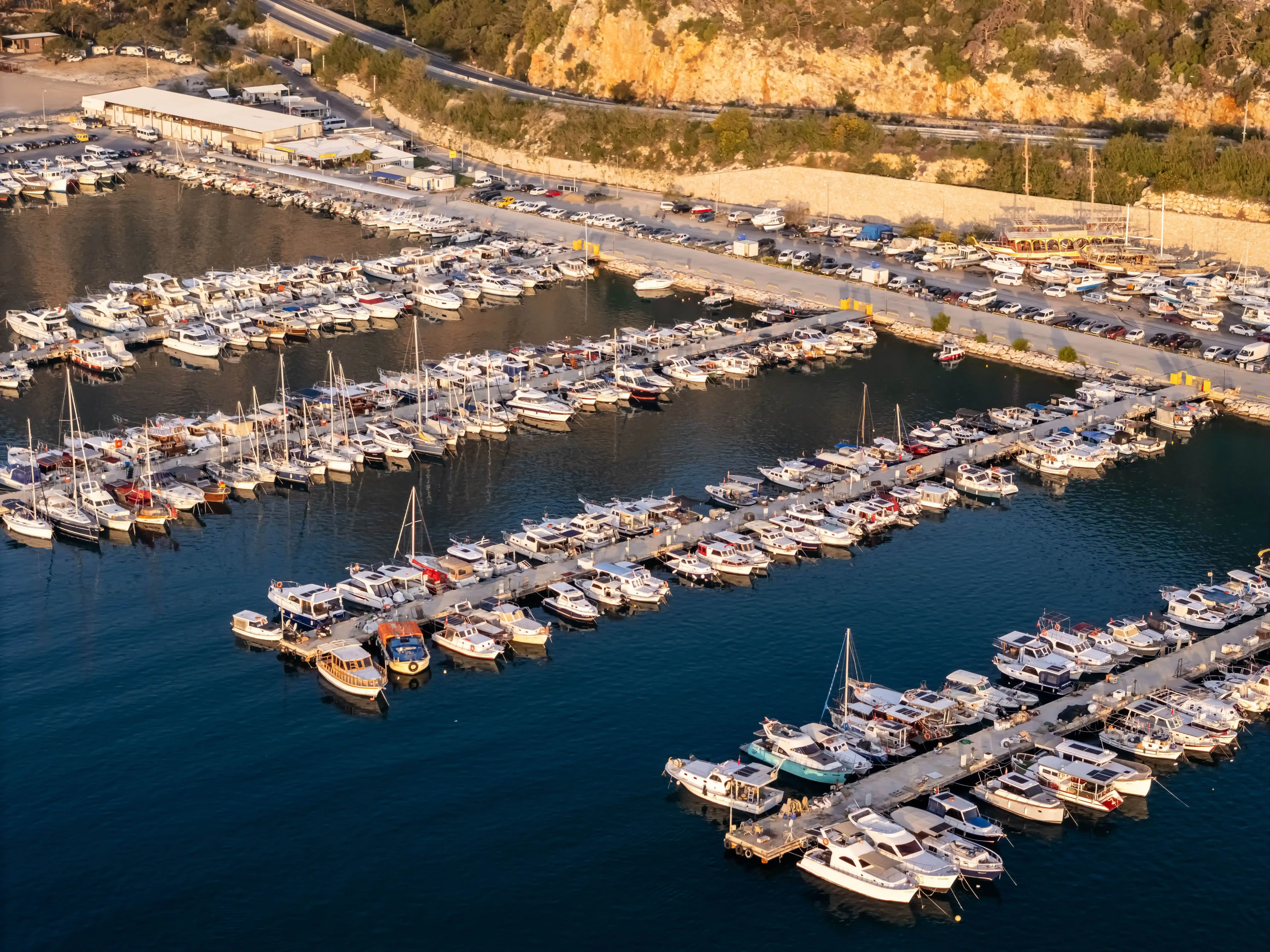 Antalya Balıkçı Barınağı
