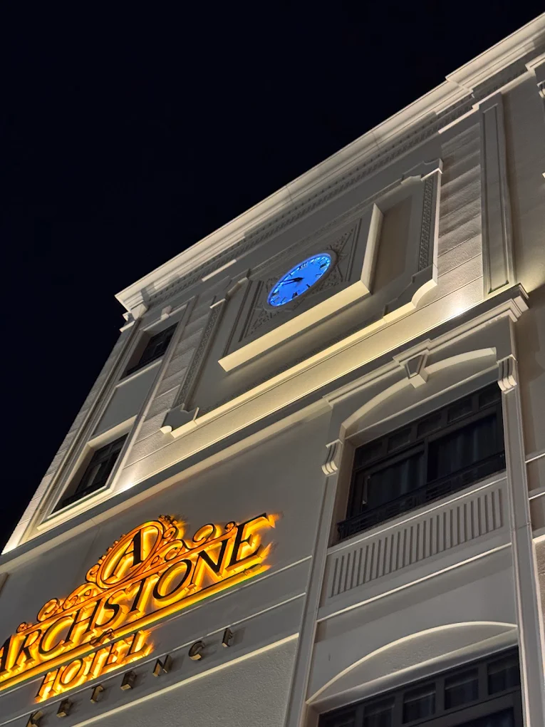 Archstone Hotel