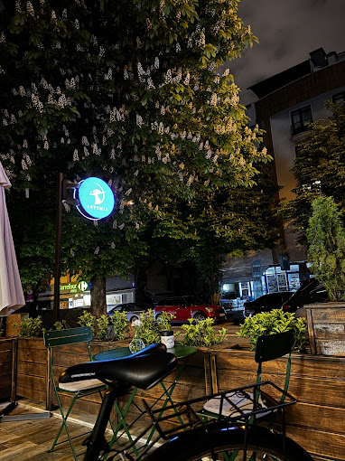 Artemis Coffee & Art Studio