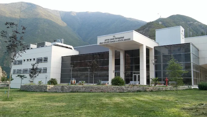 Artvin Nihat Gökyiğit Kongre Merkezi