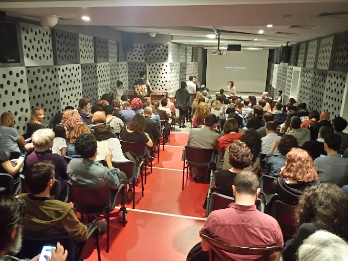Aynalı Geçit