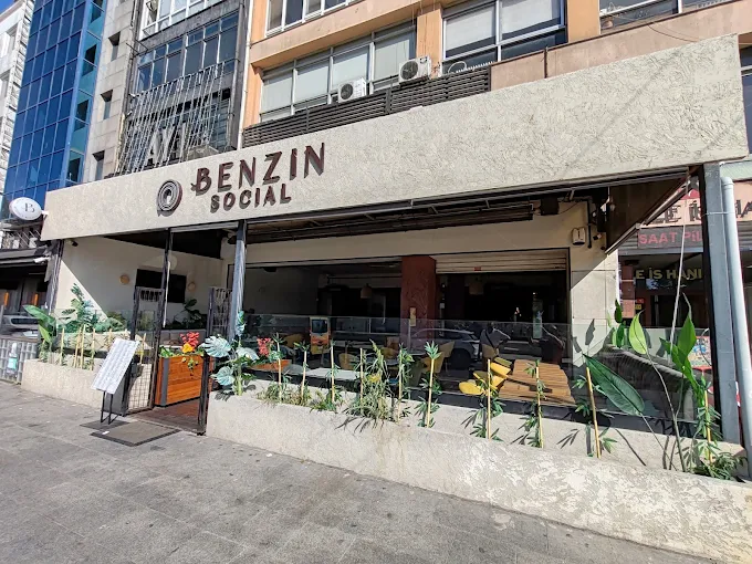 Benzin Social