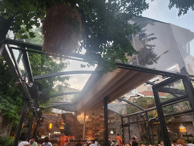 Buenas Bistro & Lounge