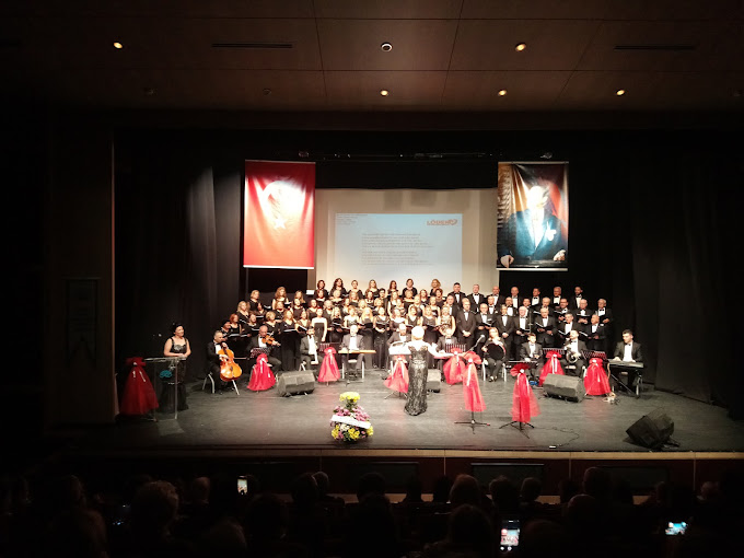 Bursa Nilüfer Belediyesi Uğur Mumcu Sahnesi