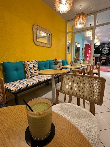 Busy Bee Coffee & Books
