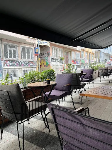 CHÉRIE Coffee & Restaurant