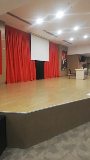 Çiğli Fakir Baykurt Konferans Salonu