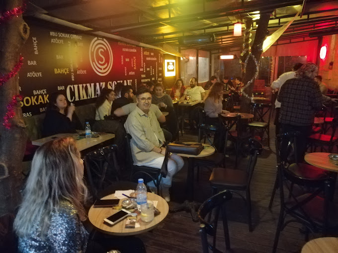 Çıkmaz Sokak Bar Bahçe-Teras-Performans