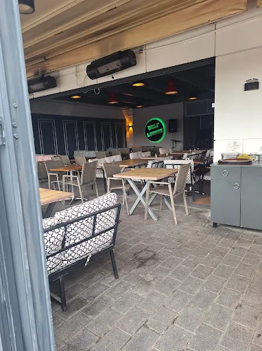 DELI LOUNGE