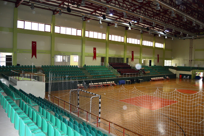 Derince Kapalı Spor Salonu