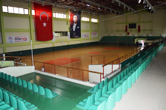 Derince Kapalı Spor Salonu