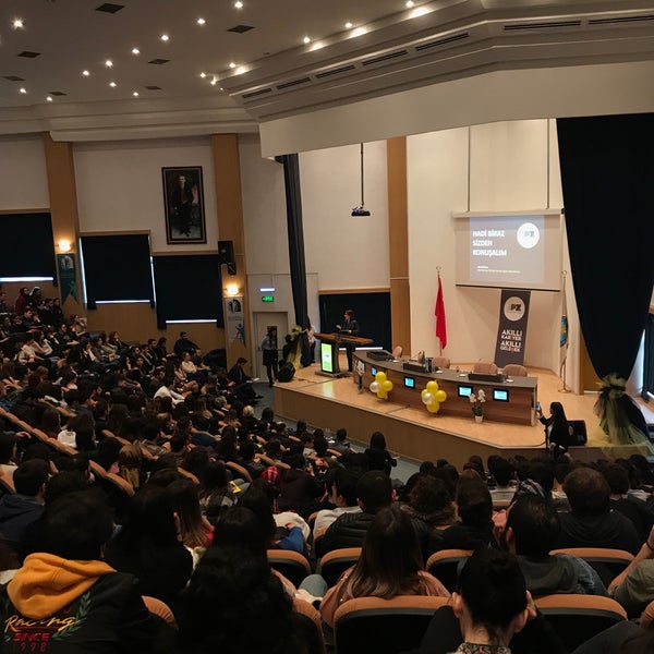 DEÜ İşletme Fakültesi Prof. Dr. Ceyhan Aldemir Konferans Salonu