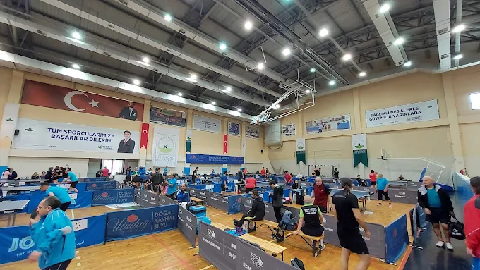 Dikkaldırım Kapalı Spor Salonu