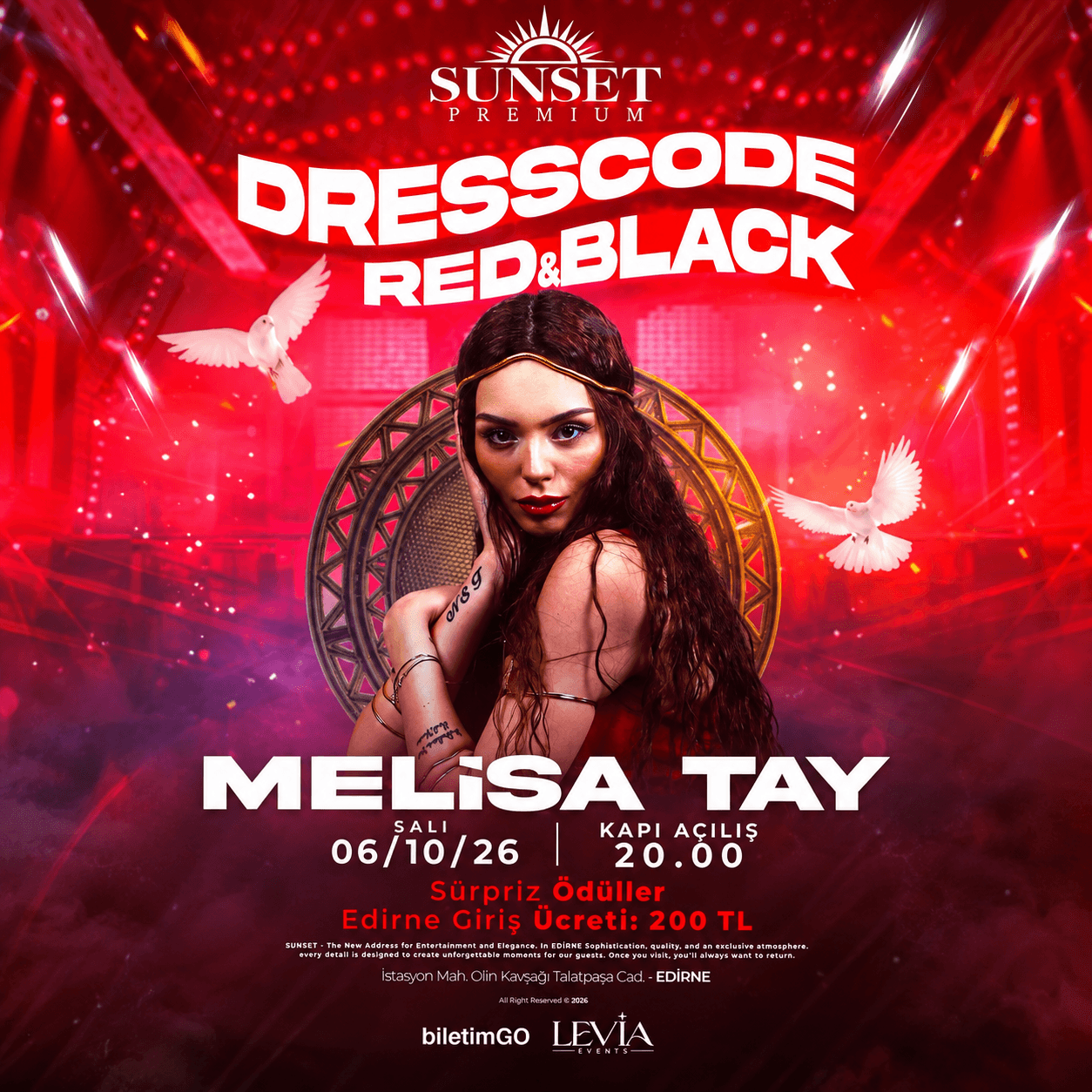 DRESSCODE : RED&BLACK & MELİSA TAY
