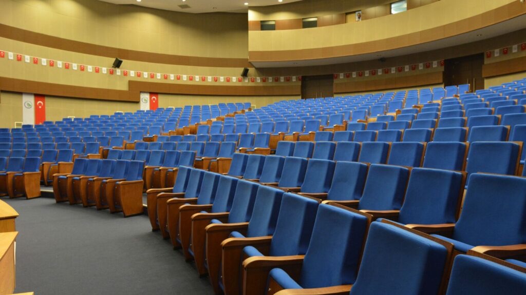 Düzce Üniversitesi Cumhuriyet Konferans Salonu