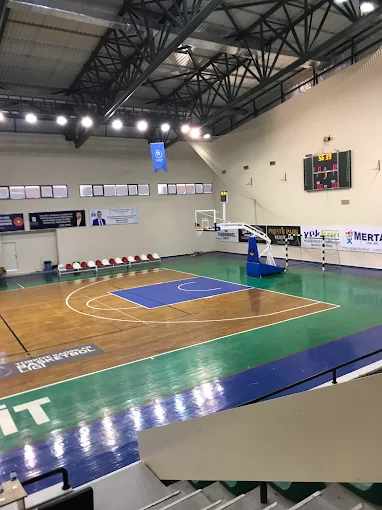 Edremit Kapalı Spor Salonu