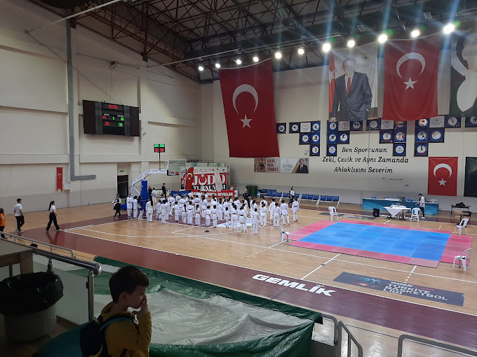 Gemlik Kapalı Spor Salonu