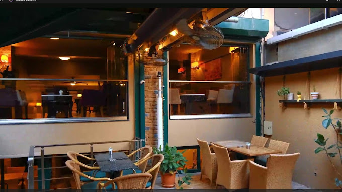 Godin Pub