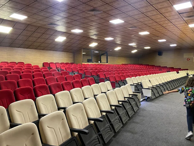 Güneş Koleji Tiyatro Salonu
