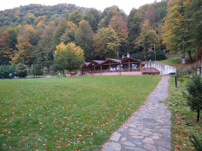 Güzeldere Şelalesi Tabiat Parkı