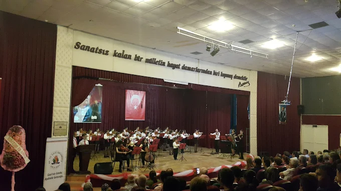 Urla Hakan Çeken Kültür Merkezi