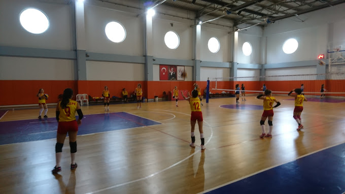 Halkapınar Spor Salonu