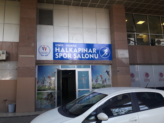 Halkapınar Spor Salonu