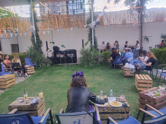 Hangout Bahçe
