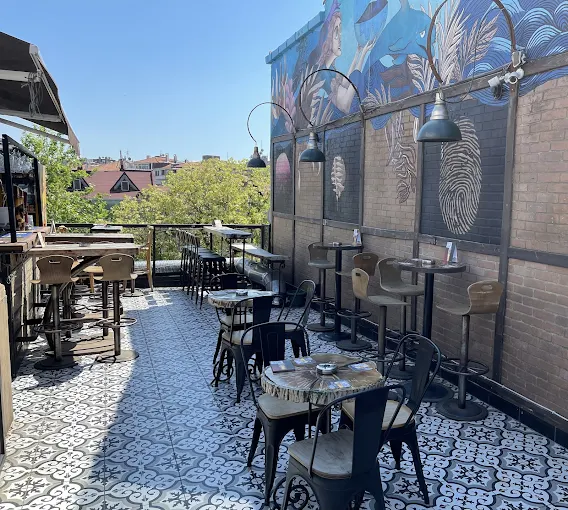 Hiç Pub Kadıköy