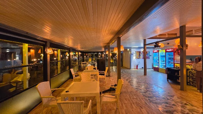 HOOQ Cafe & Bistro