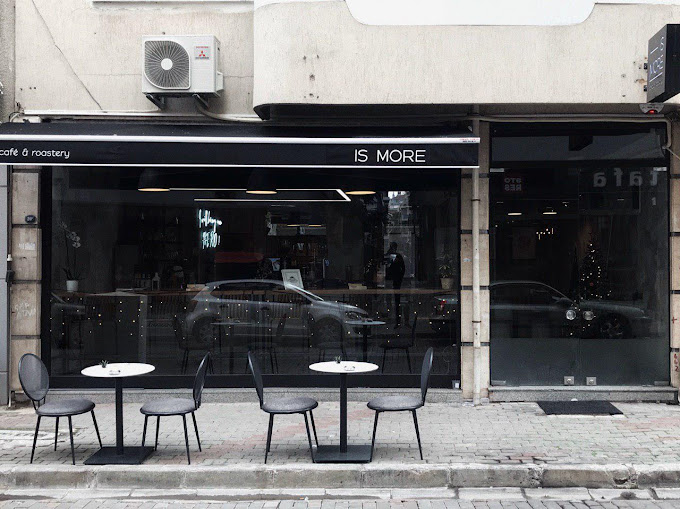 IS MORE Cafe & Roastery