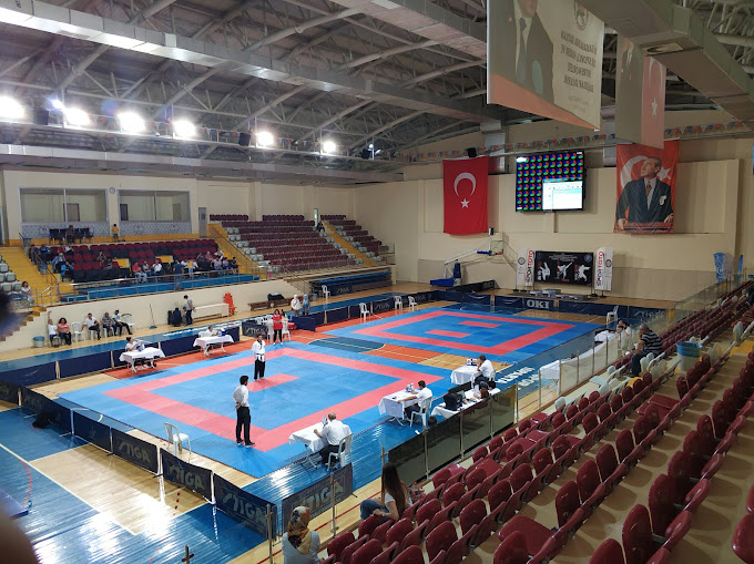 Isparta Işıkkent Spor Salonu