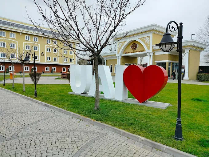 İstanbul Aydın Üniversitesi