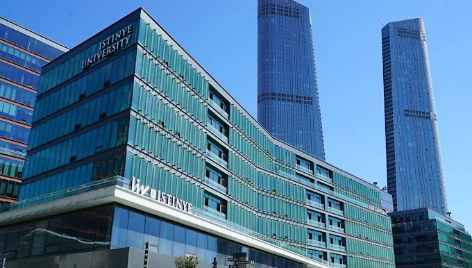 İstinye Üniversitesi Vadi Ana Kampüs Kongre Merkezi