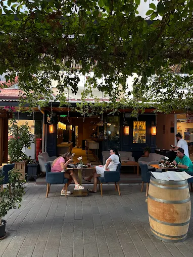 Jewel Lounge Bar
