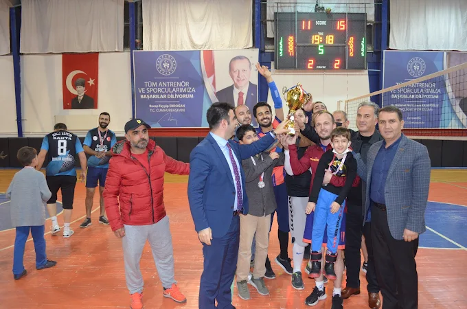 Kahta Atatürk Spor Salonu