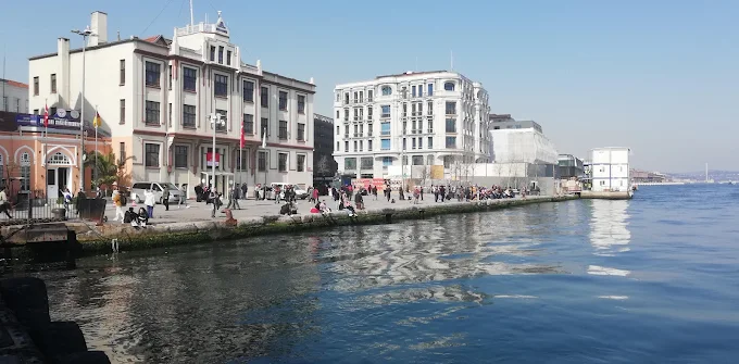 Karaköy İskelesi / Pier