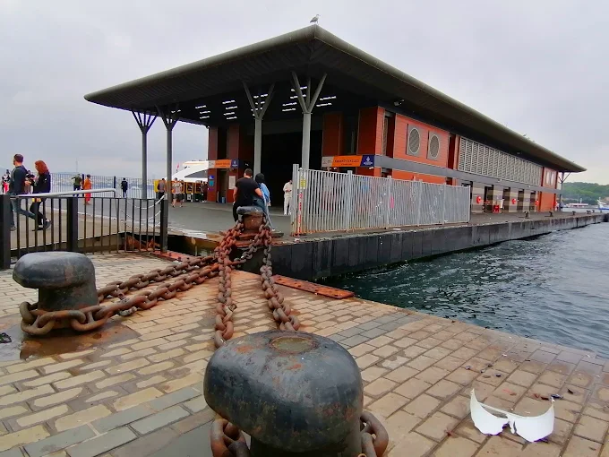 Karaköy İskelesi / Pier