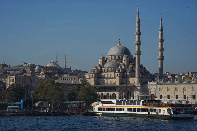 Karaköy İskelesi / Pier