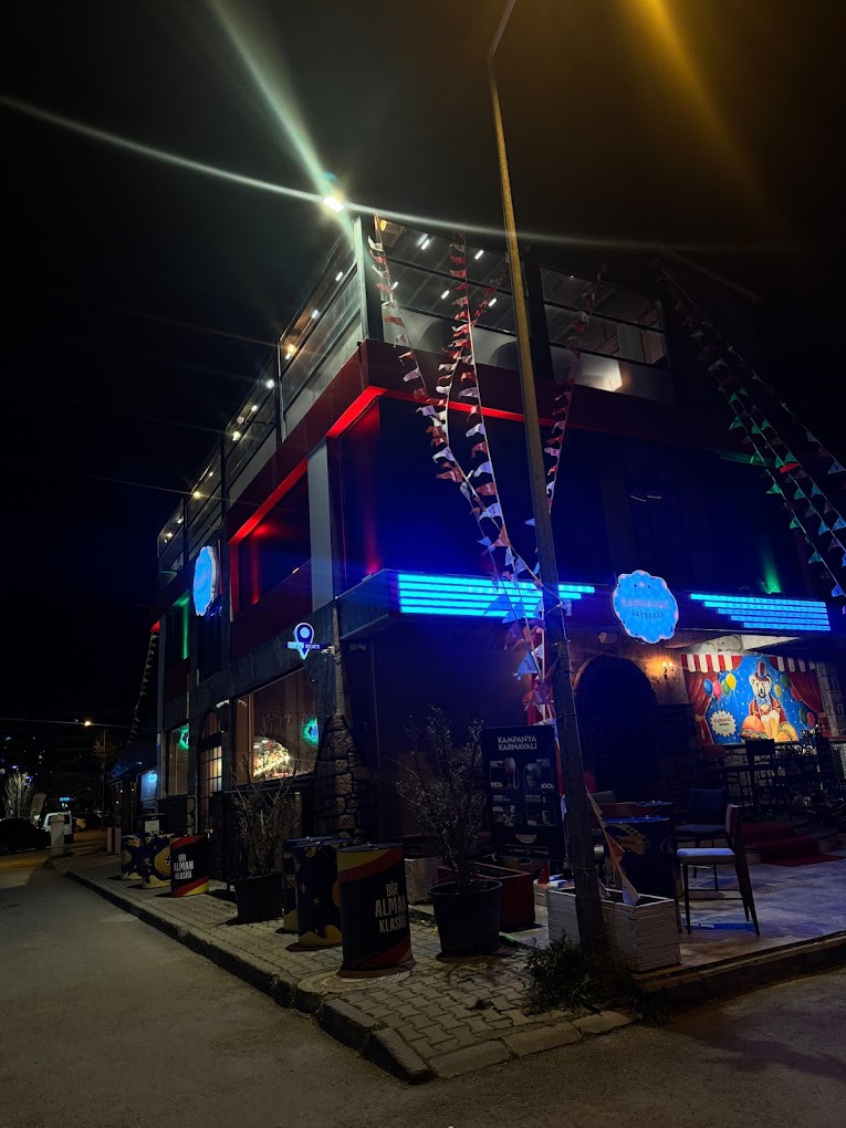 Karnaval Bayraklı
