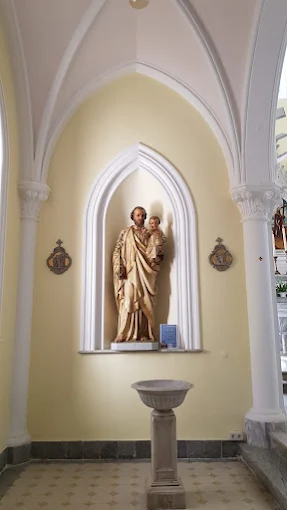 Karşıyaka St. Helen Katolik Kilisesi