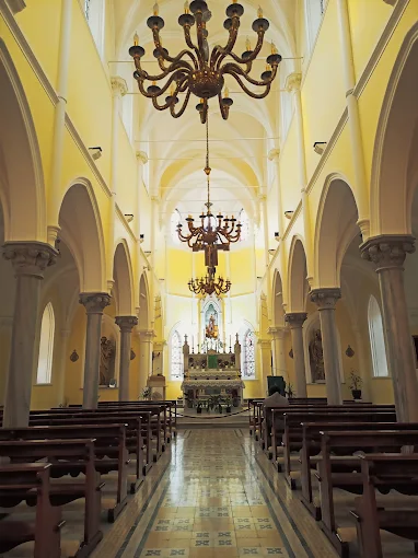 Karşıyaka St. Helen Katolik Kilisesi