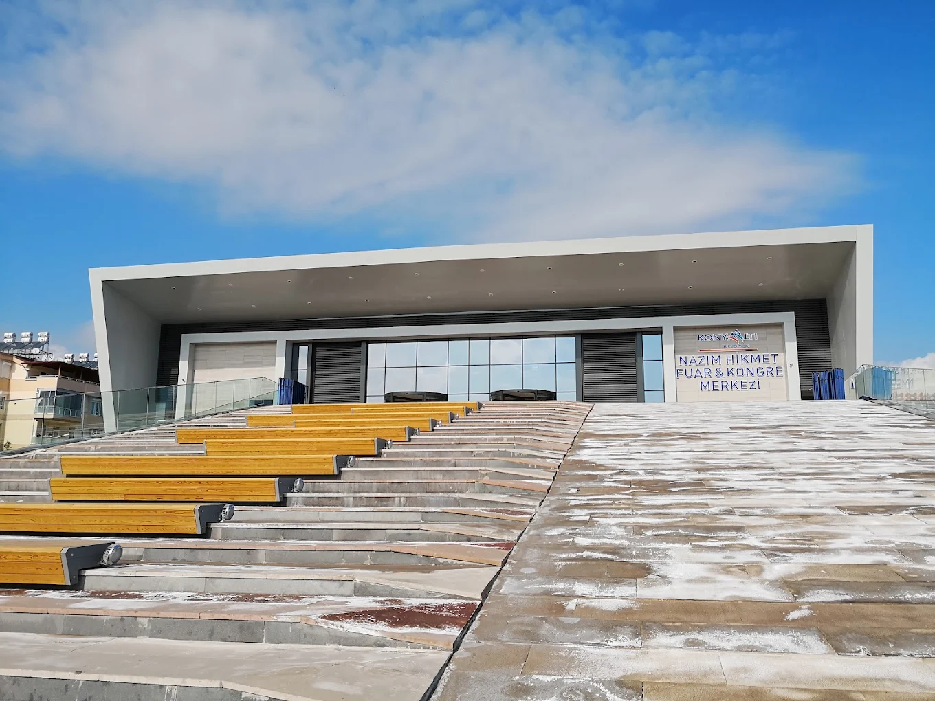 Konyaaltı Nazım Hikmet Fuar ve Kongre Merkezi