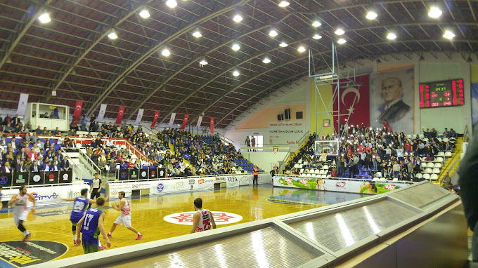 Kurtdereli Kapalı Spor Salonu