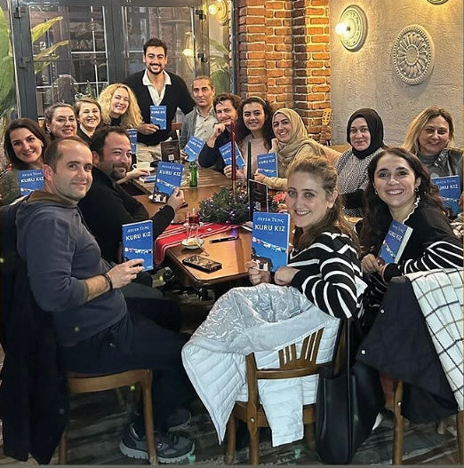 La Vitrola Cafe