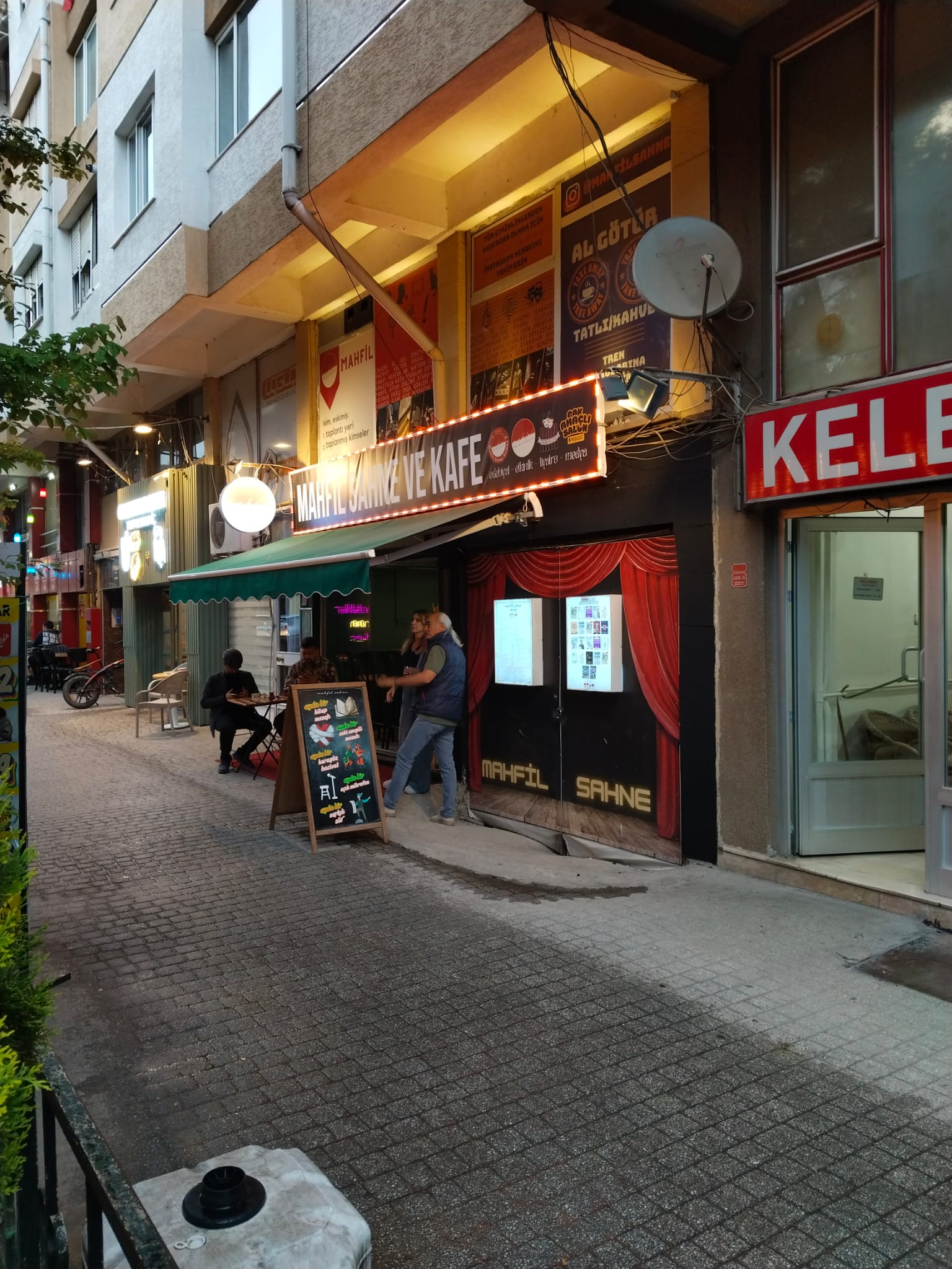 Mahfil Sahne