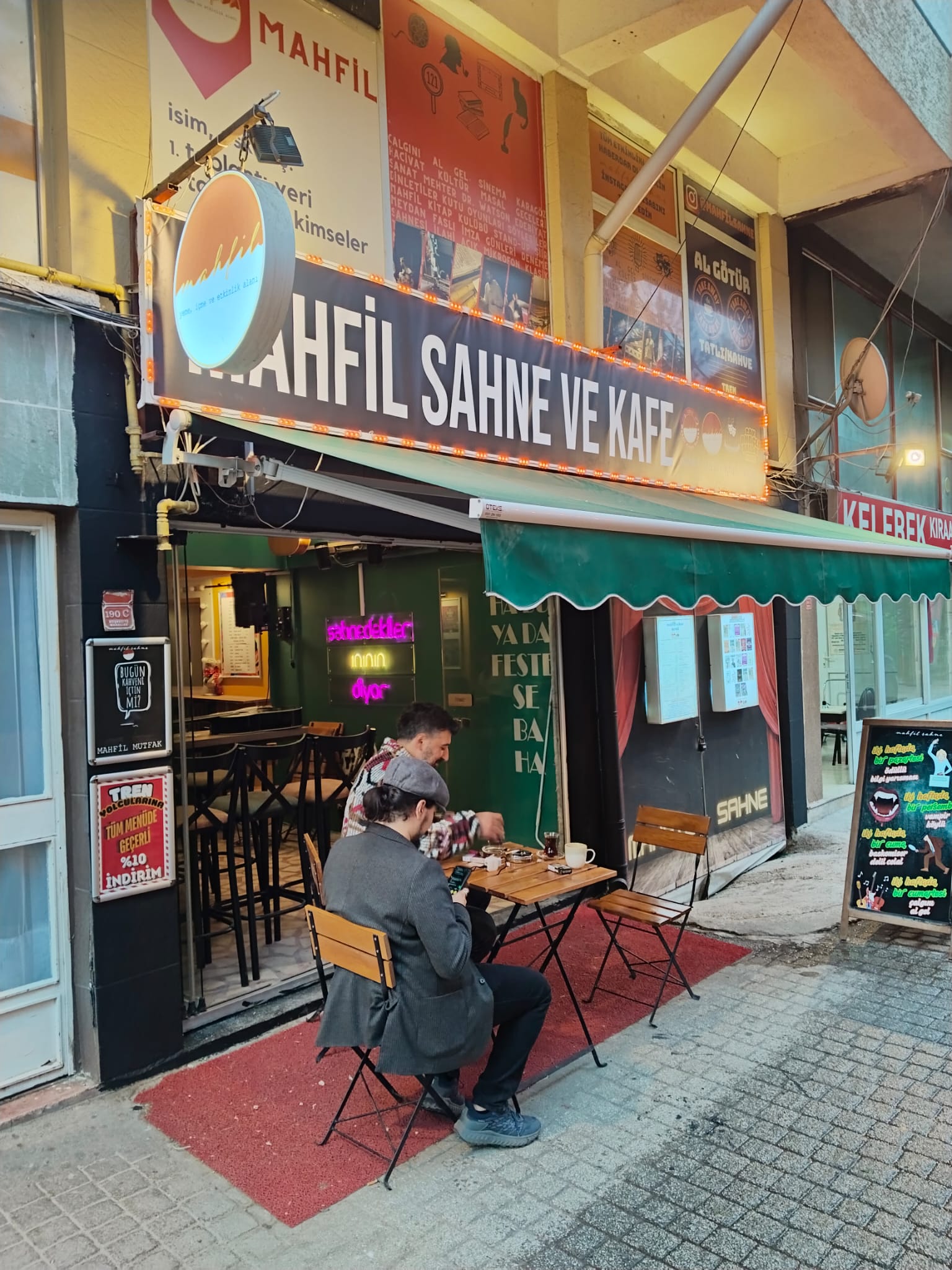 Mahfil Sahne