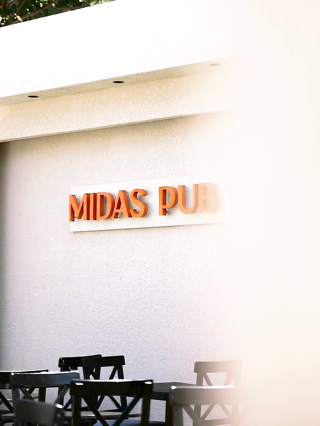 Midas Pub